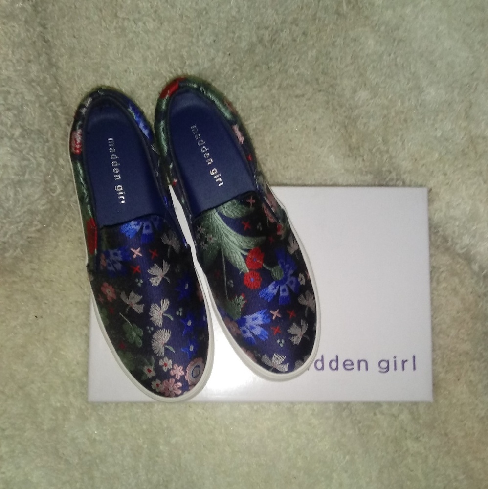 NIB Madden Girl Floral